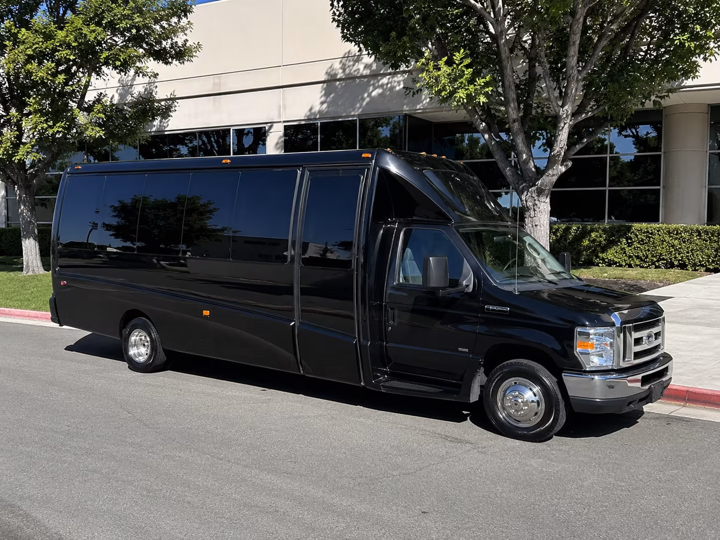 Baton Rouge Winery Tour & Pub Crawl Transportation