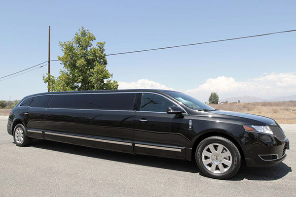 Jackson 8 Passenger Limo